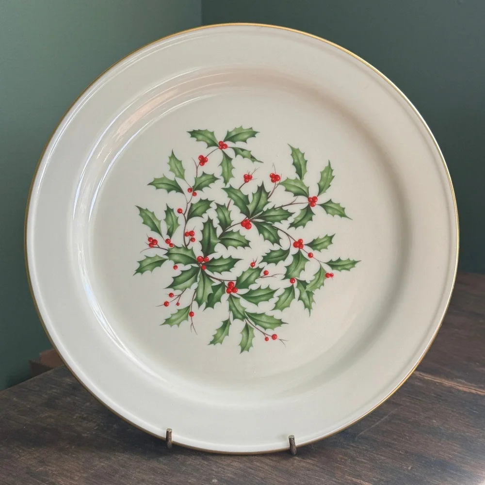 Lenox Special Christmas Holly 10.5
